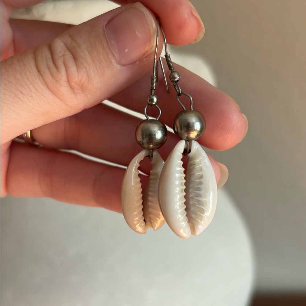 Vintage White Cowrie Shell Drop Earrings with Silver Beads Dangle Earrings Beach